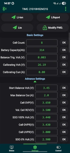 te zien is een screenshot van de statuspagina van de jk bms app op een android toestel